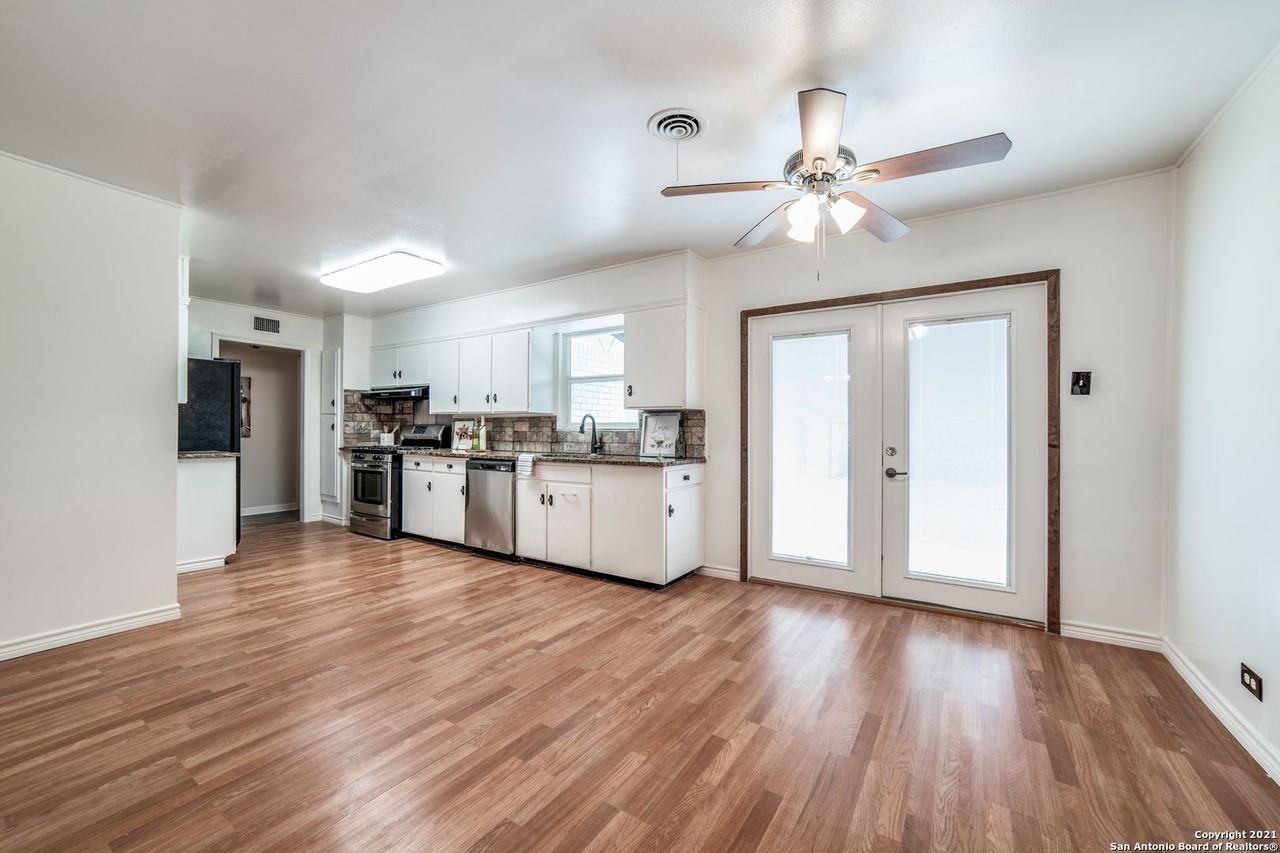 326 E Rampart Dr - Photo 4 of 24