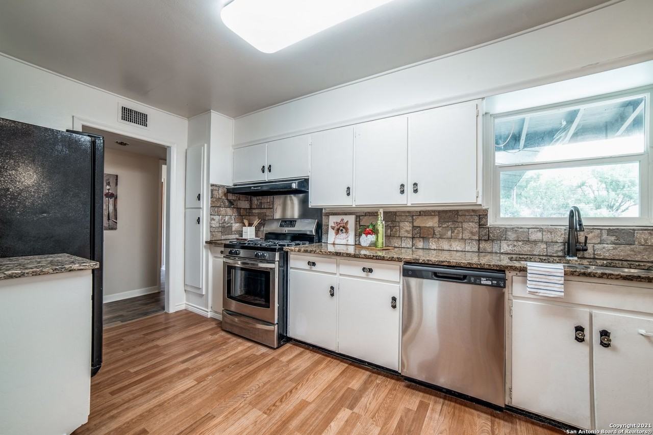 326 E Rampart Dr - Photo 6 of 24