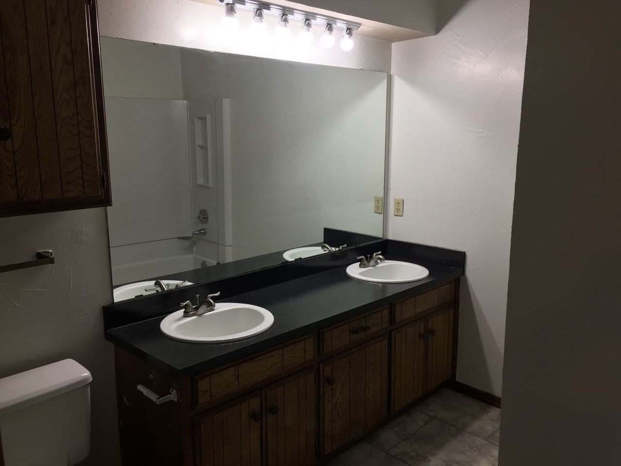 7143 Nw 116th St - Photo 3 of 26