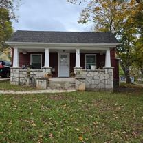 402 E Walnut St - Photo 1 of 1