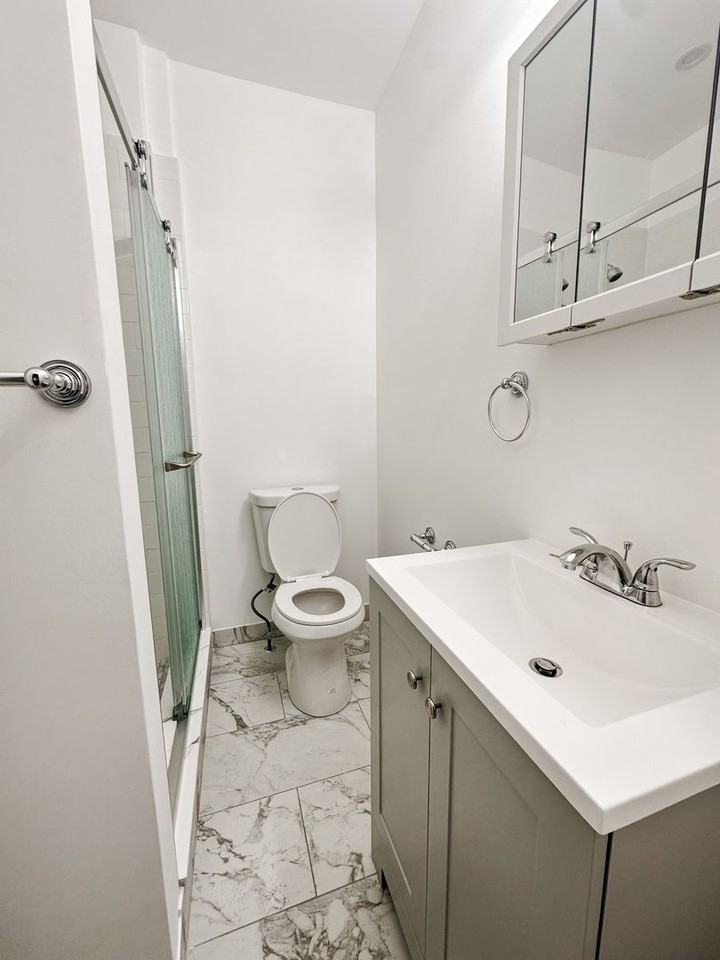 11 Pond St - Photo 4 of 10