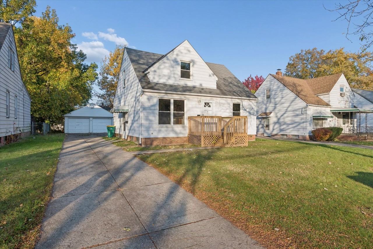 5732 E 141st St - Photo 2 of 28