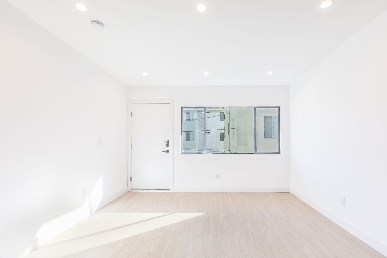 6133 Eleanor Ave - Photo 6 of 22