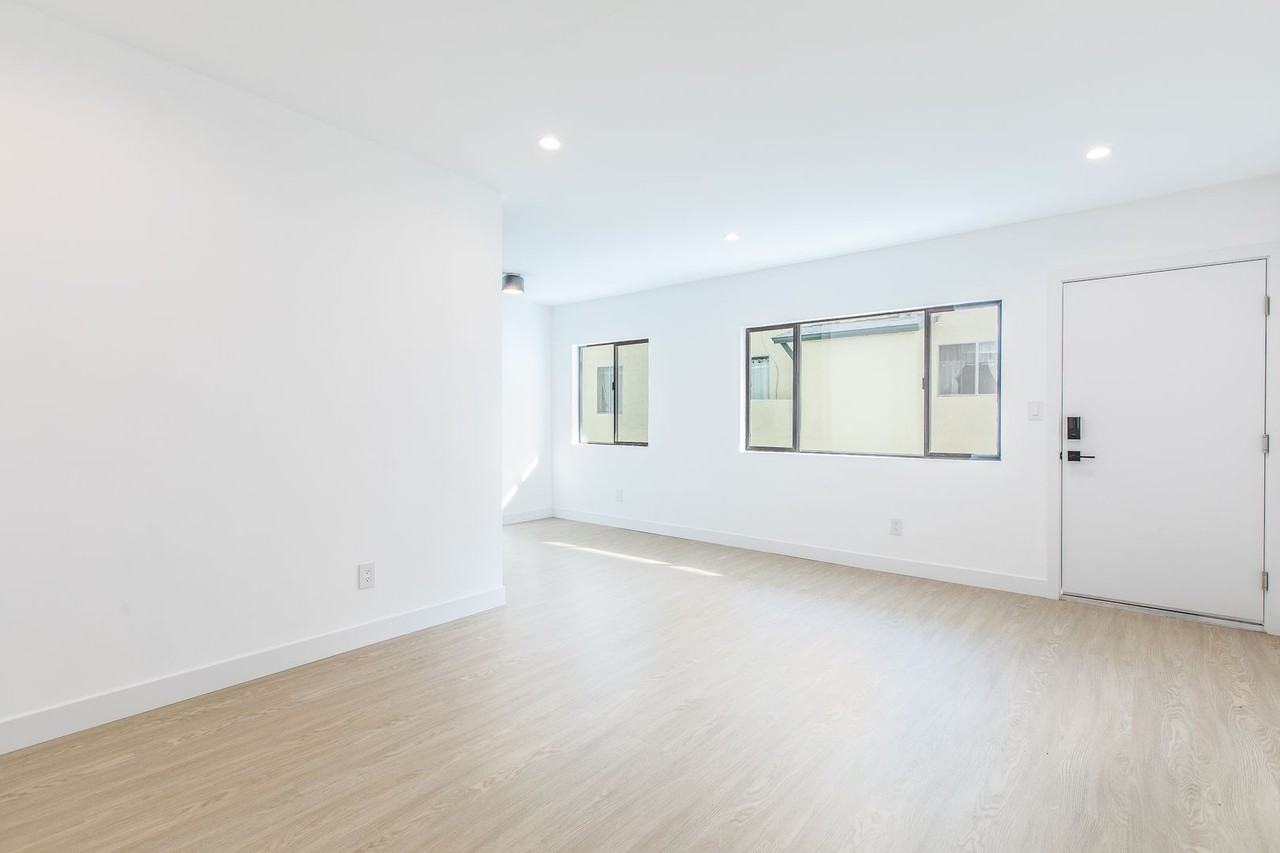 6133 Eleanor Ave - Photo 7 of 22