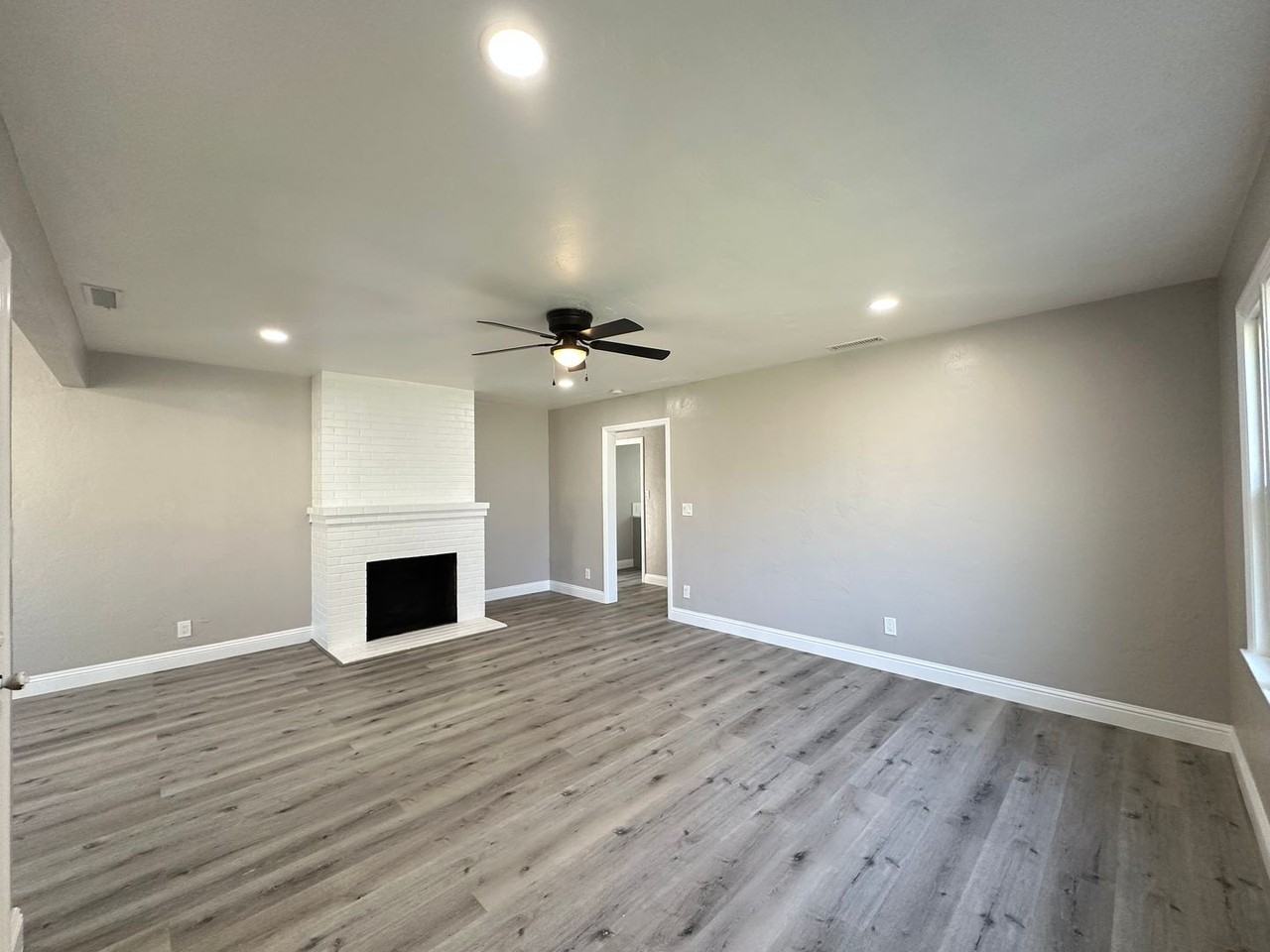 1523 Maryland Ave - Photo 2 of 19