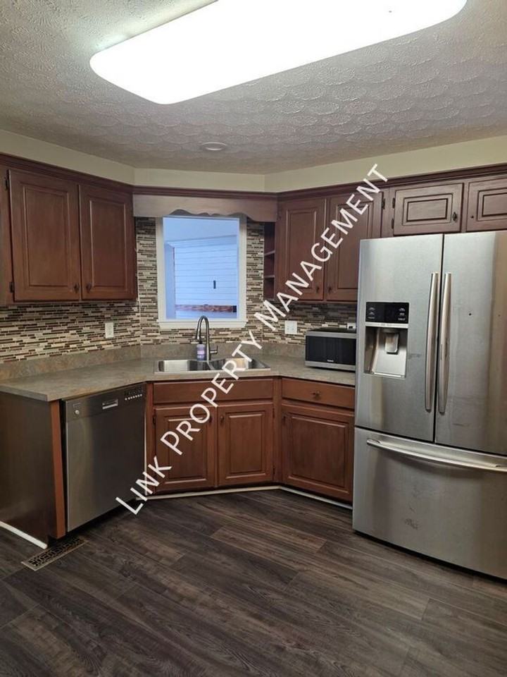 6383 Rim Crest Ln - Photo 4 of 48