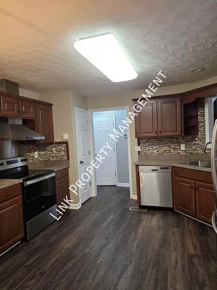 6383 Rim Crest Ln - Photo 6 of 48