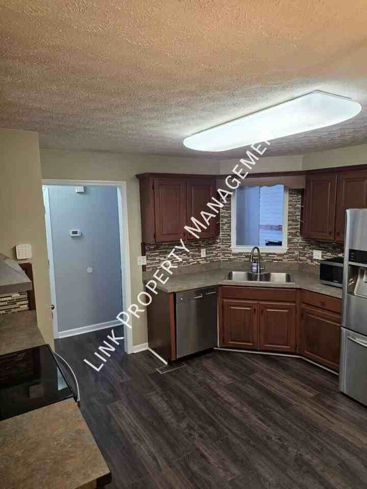 6383 Rim Crest Ln - Photo 7 of 48