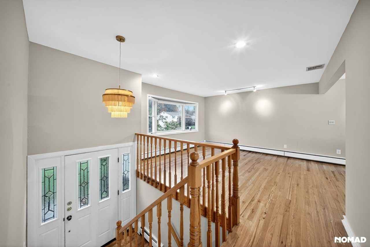 15 Castle Court - Photo 2 of 33