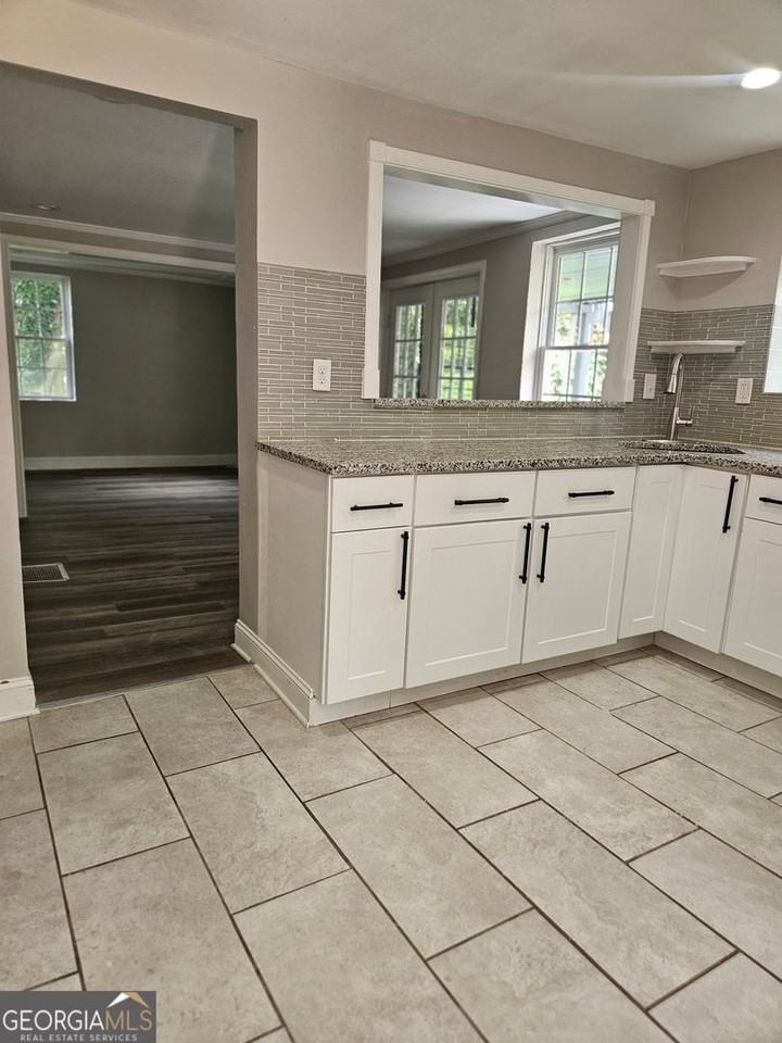 234 234 Patterson Avenue  - 234 Patterson Avenue #B - Photo 4 of 20