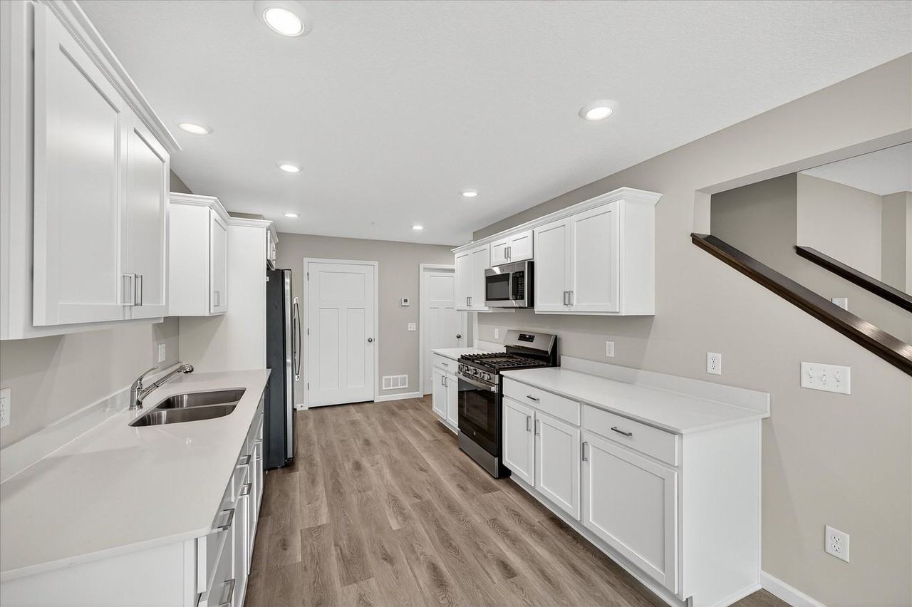 25589 3rd Street West - Photo 6 of 17