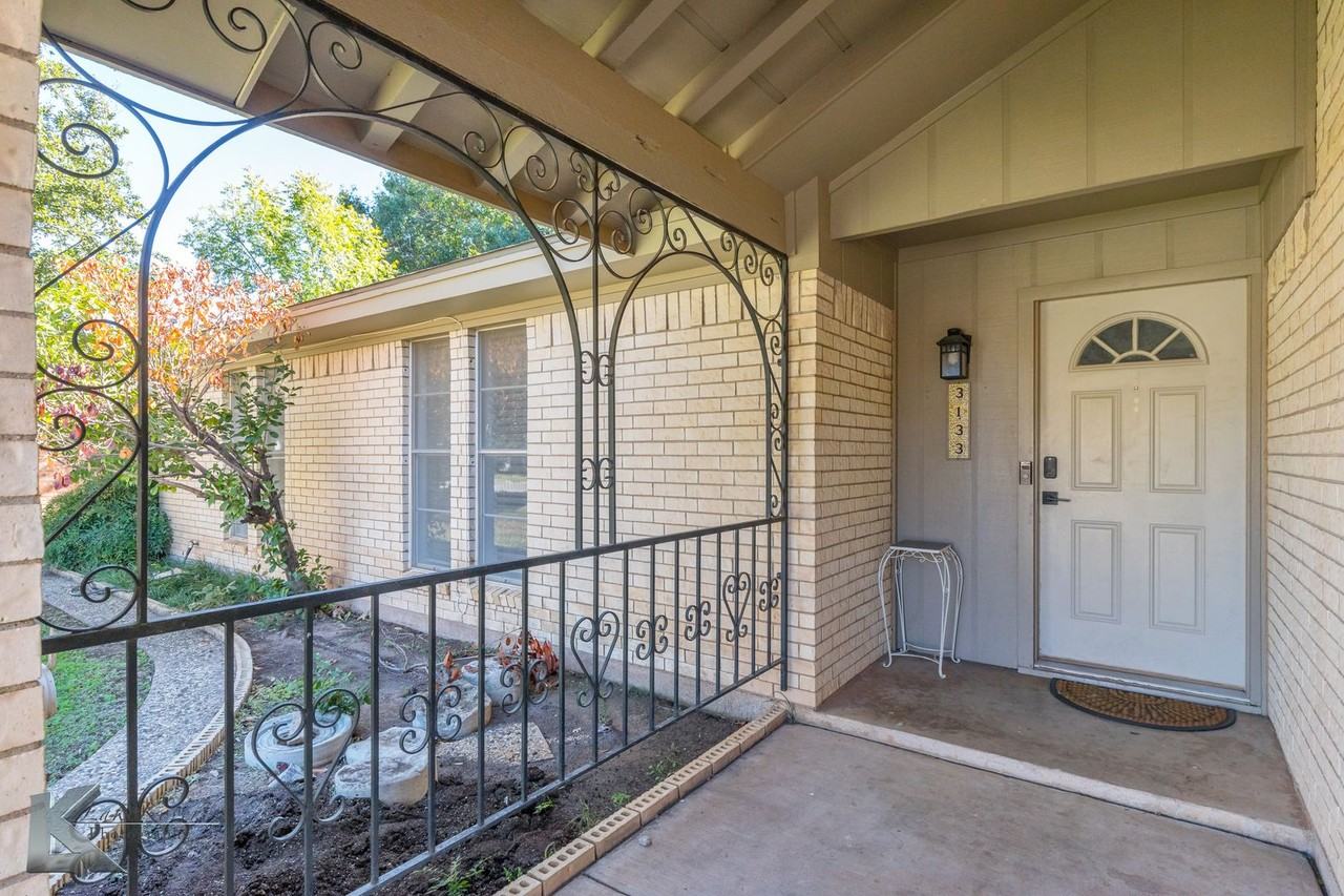 3133 Primrose Dr - Photo 2 of 29