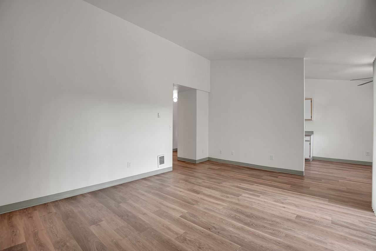 #294 FIELDSTONE APARTMENTS - Photo 4 of 27