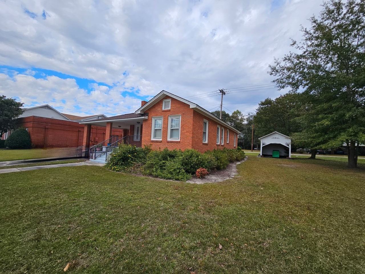 4851 Main St - Photo 3 of 20