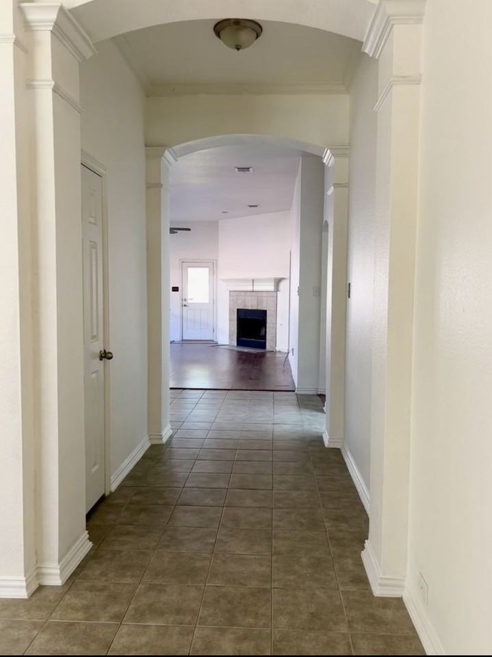 317 Parakeet Dr - Photo 4 of 20