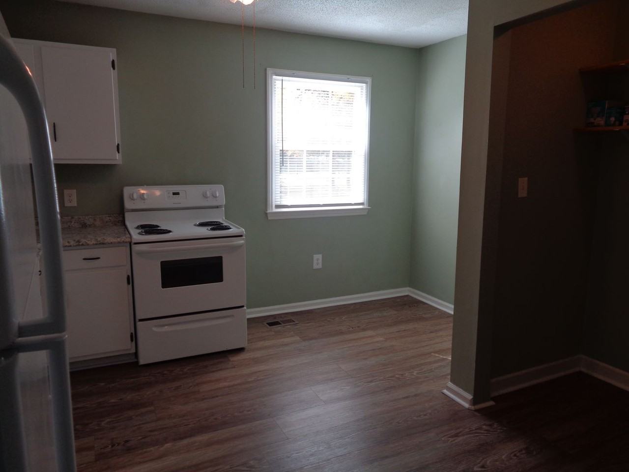 150 Sycamore Cir - Photo 5 of 12
