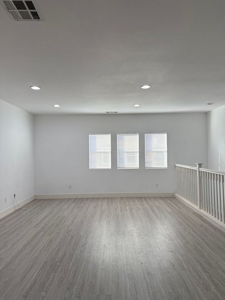 6840 De Celis Place #13 - Photo 4 of 7