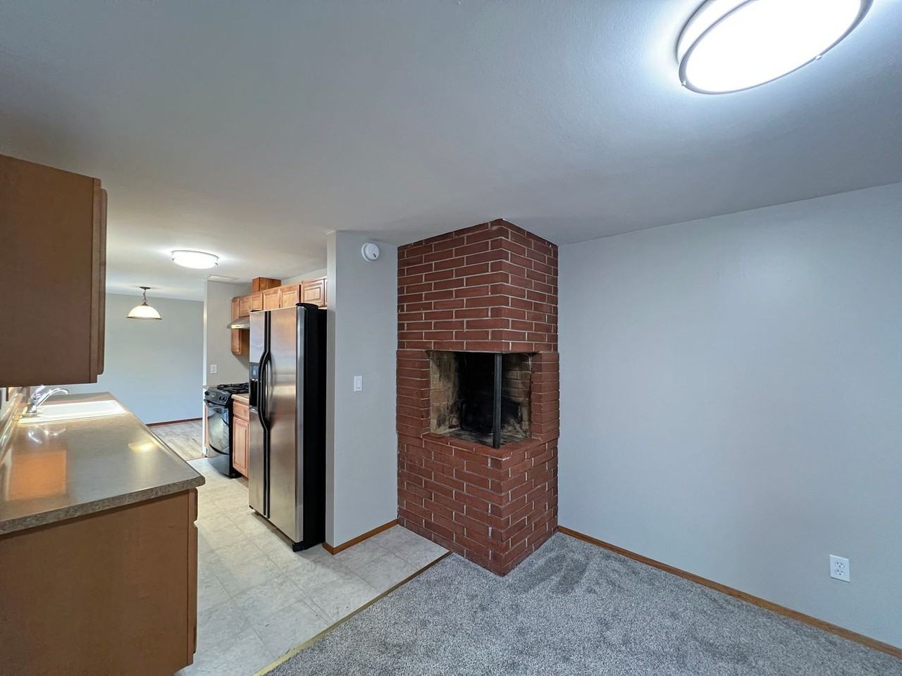 11214 10th Ave S - Photo 7 of 36