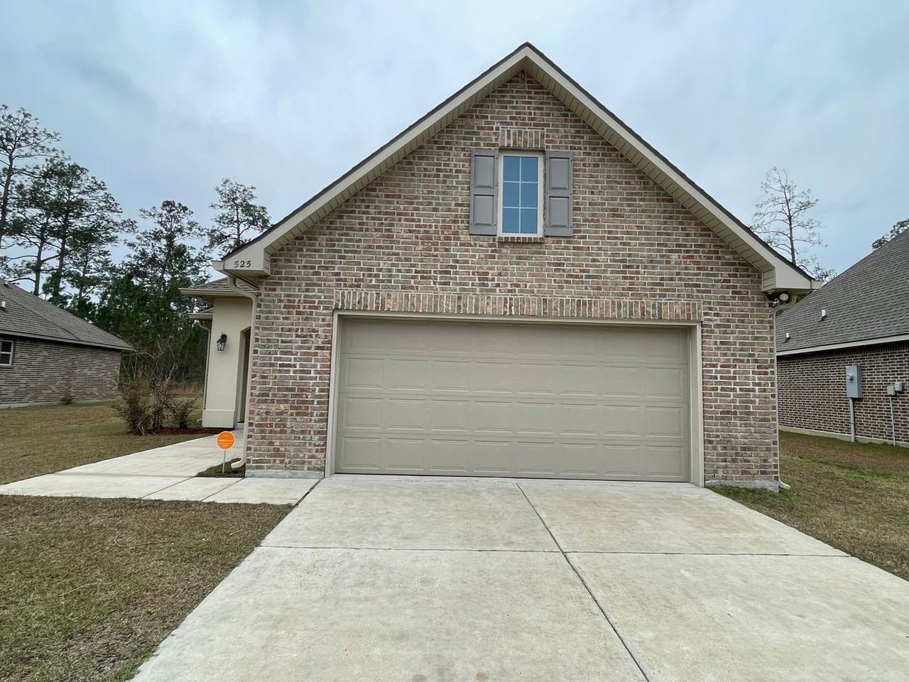 525 Oakley Blvd - Photo 2 of 23