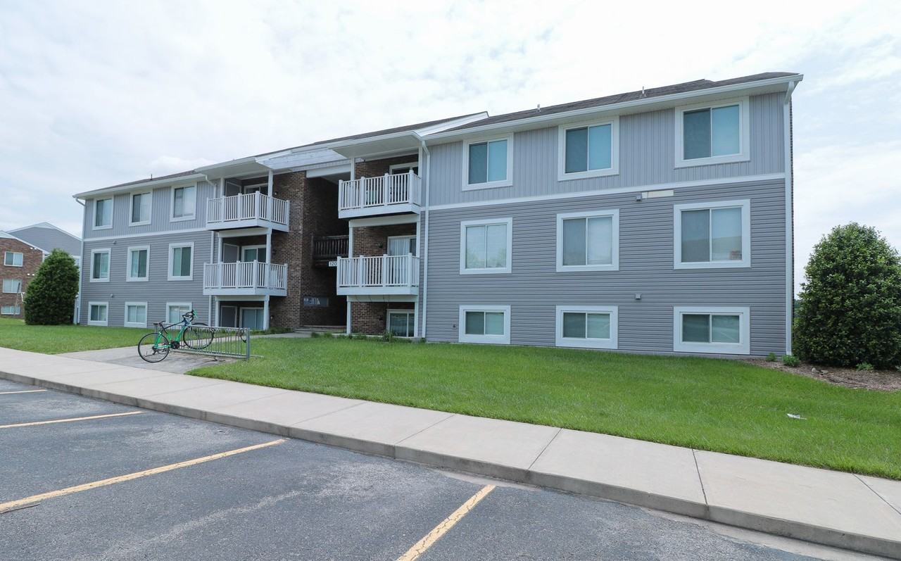 1204 University Ter #A - Photo 2 of 2