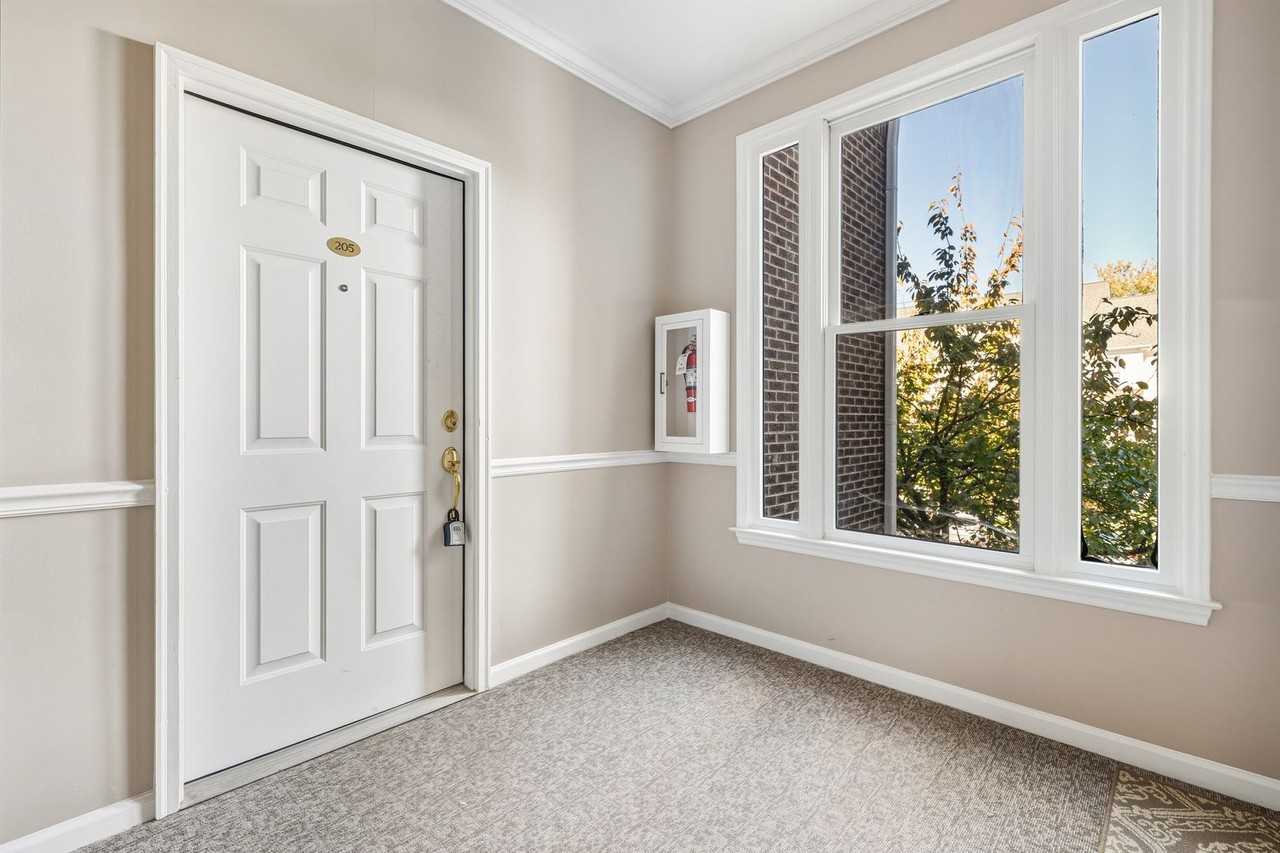 710 N Person St #205 - Photo 3 of 16