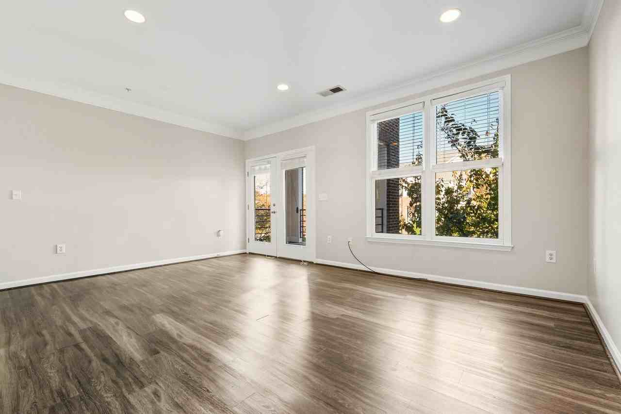 710 N Person St #205 - Photo 4 of 16