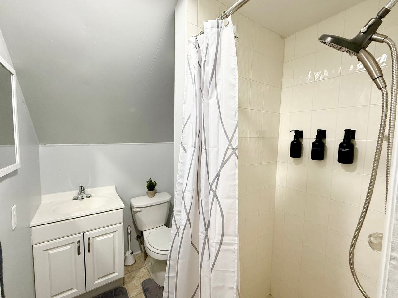 79 Verazzano Blvd - Photo 4 of 9