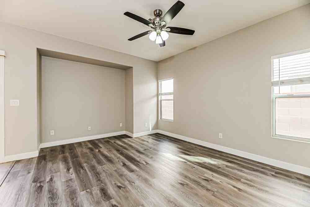 932 Maple Pines Ave - Photo 4 of 17