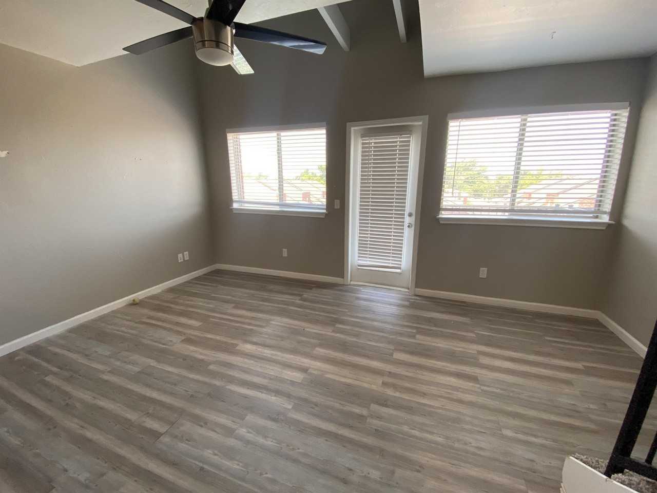 SE 12th Ave - Photo 3 of 11