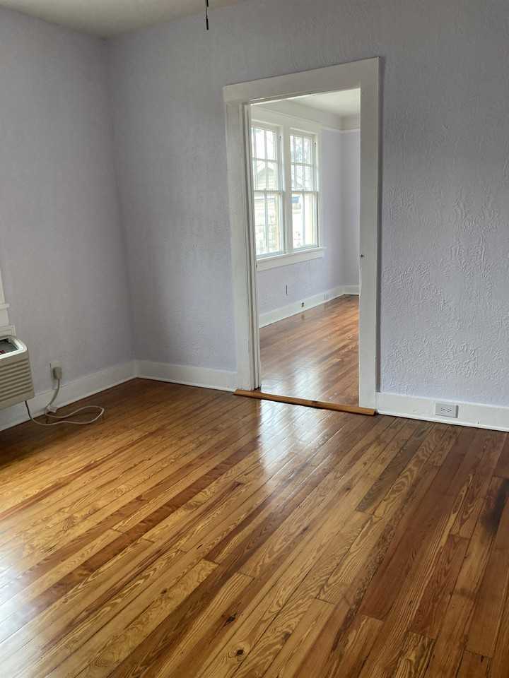 2404 Jasmine St - Photo 7 of 16