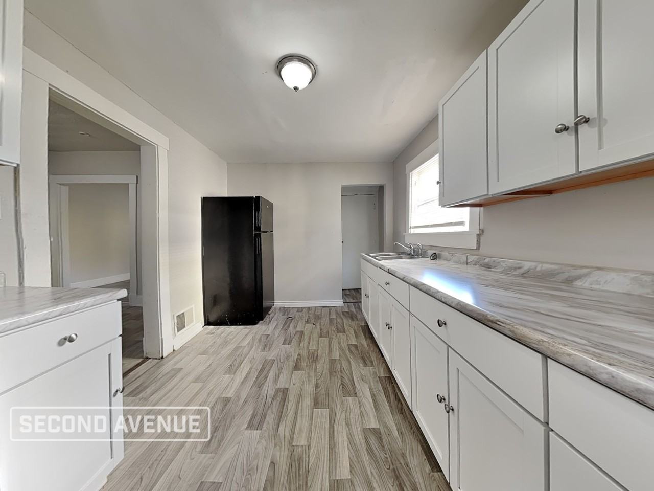 4692 Winton Rd - Photo 4 of 20