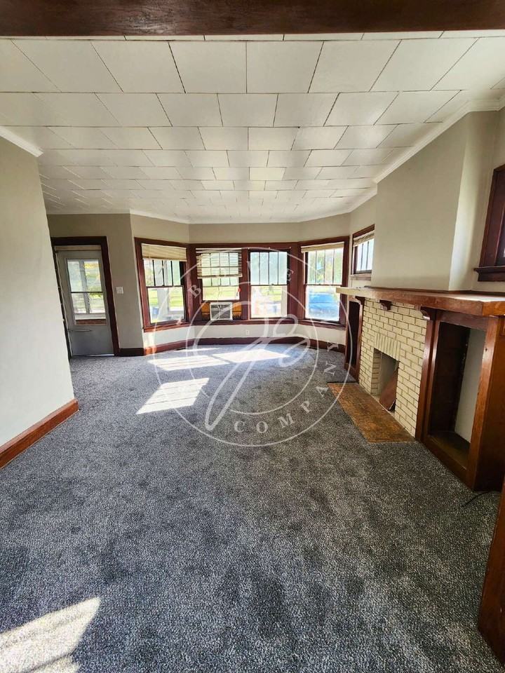 1329 Parkside Blvd #1 - Photo 5 of 20