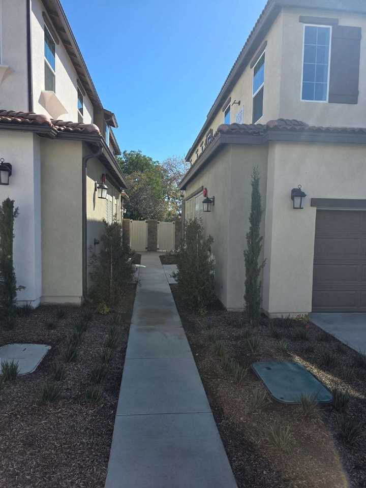 8329 Gabrielino Ct - Photo 2 of 24