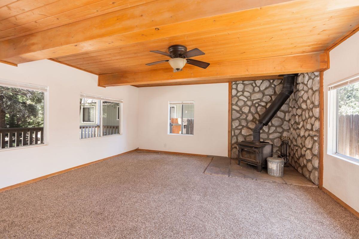 2060 Cedar Ln - Photo 4 of 28