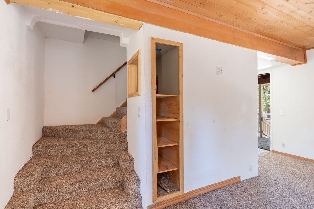 2060 Cedar Ln - Photo 6 of 28