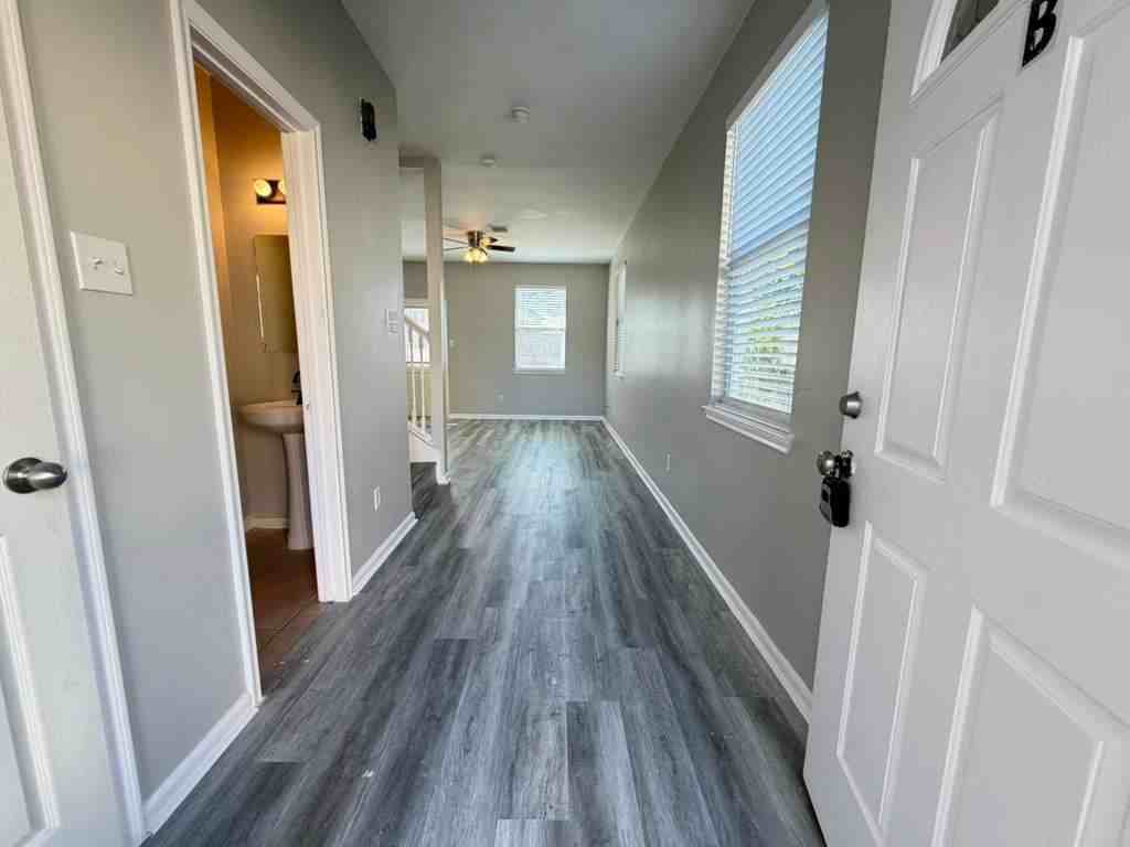 6427 Waldron Dr - Photo 3 of 23