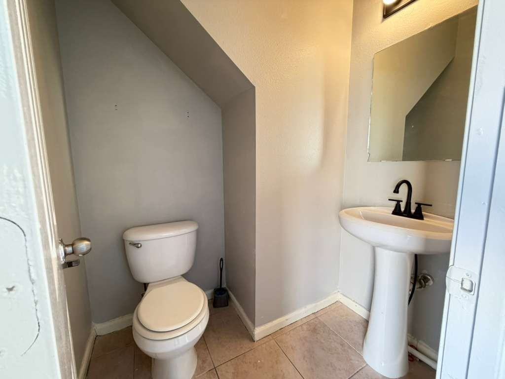 6427 Waldron Dr - Photo 4 of 23