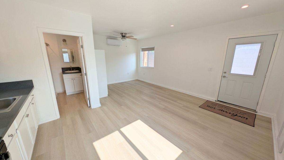 3942 N Conlon Ave ##B - Photo 3 of 9