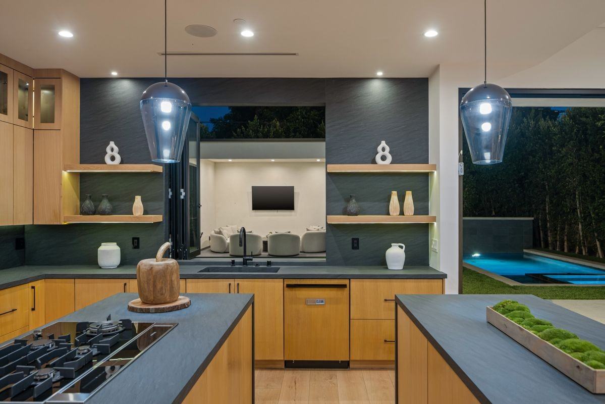 14822 Hesby St - Photo 6 of 16