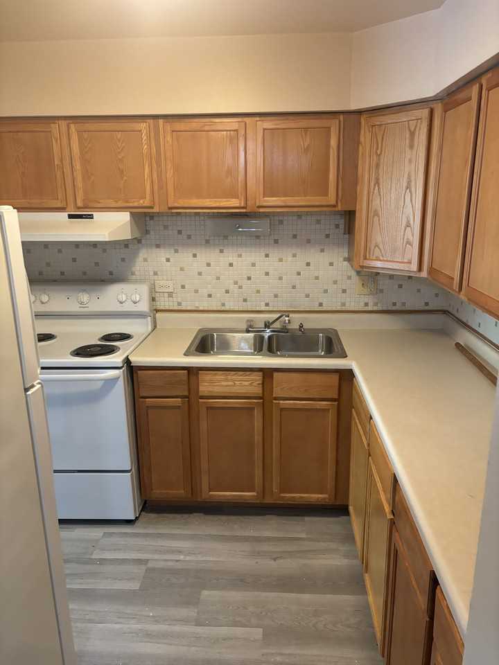 1900 Broadway St #1A - Photo 2 of 9