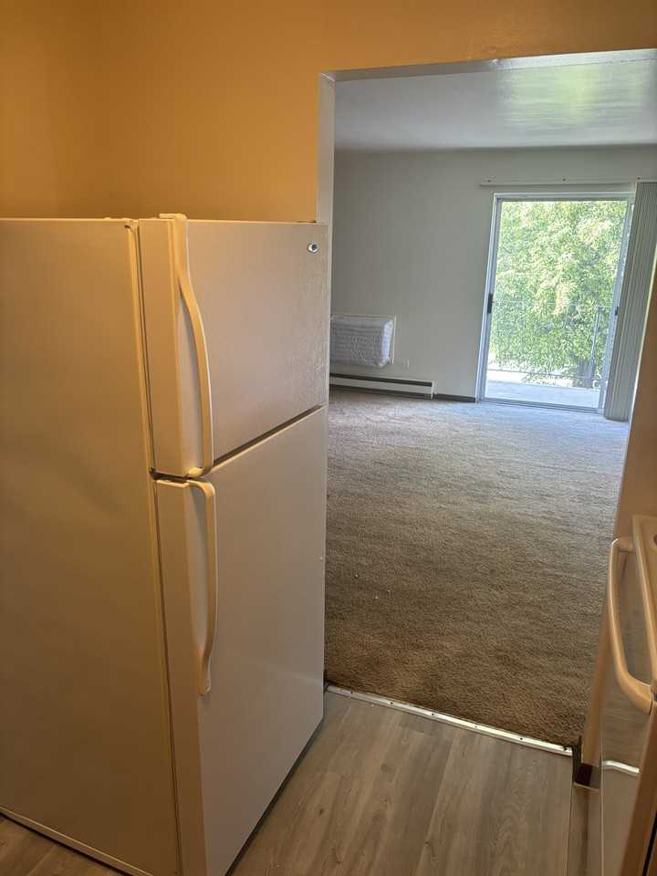 1900 Broadway St #1A - Photo 5 of 9