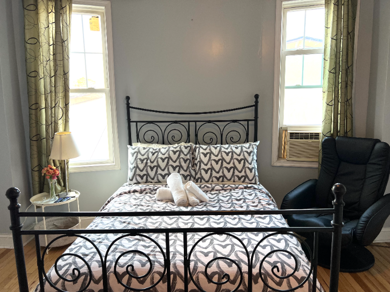 5023 Spruce St - Photo 2 of 18