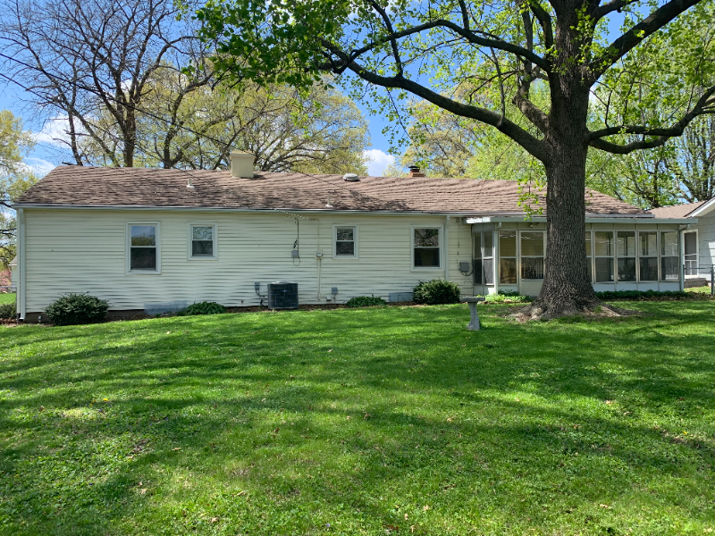 4943 Ne Gladstone Ave - Photo 3 of 9