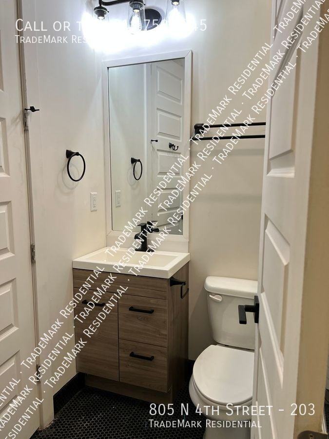 805 N 4th St #203 - Photo 7 of 14