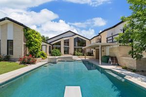 featured image of 10811 Royal Park Dr