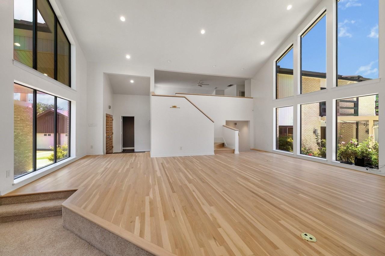 10811 Royal Park Dr - Photo 6 of 15