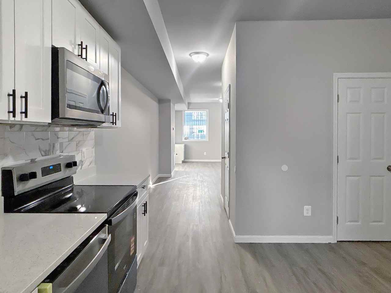 1572 Carswell St - Photo 3 of 23