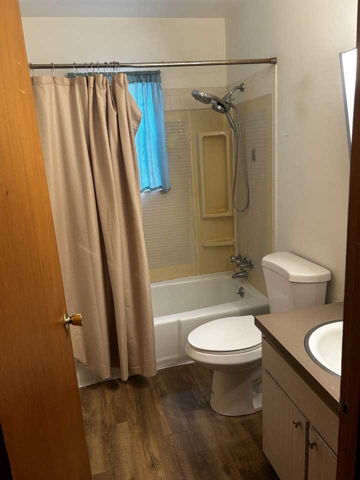 313 Russell Ave #A - Photo 3 of 9