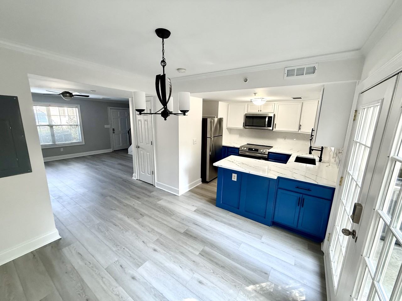 28 28 Villa Court Southeast #NA - Photo 6 of 19