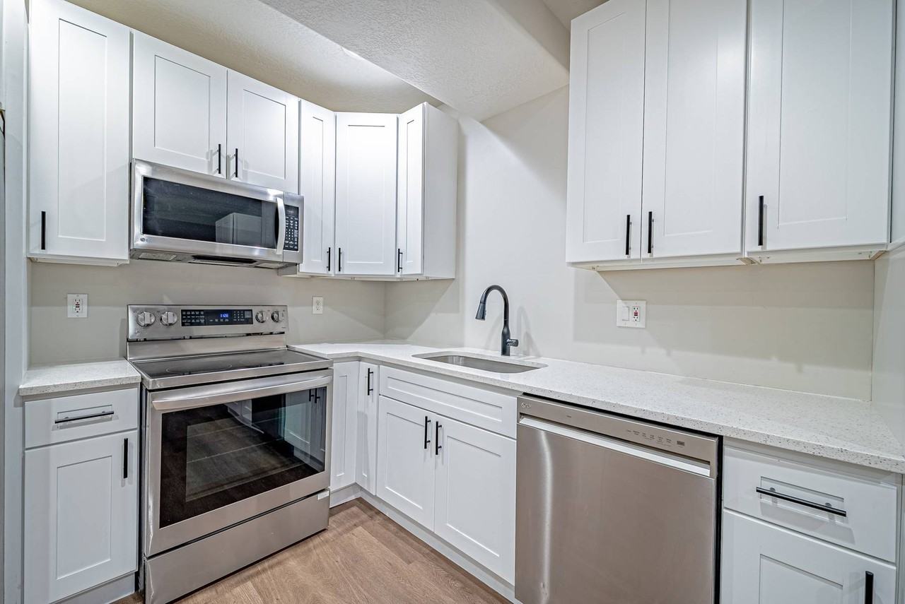 4559 E Flower Pt #BS - Photo 4 of 12